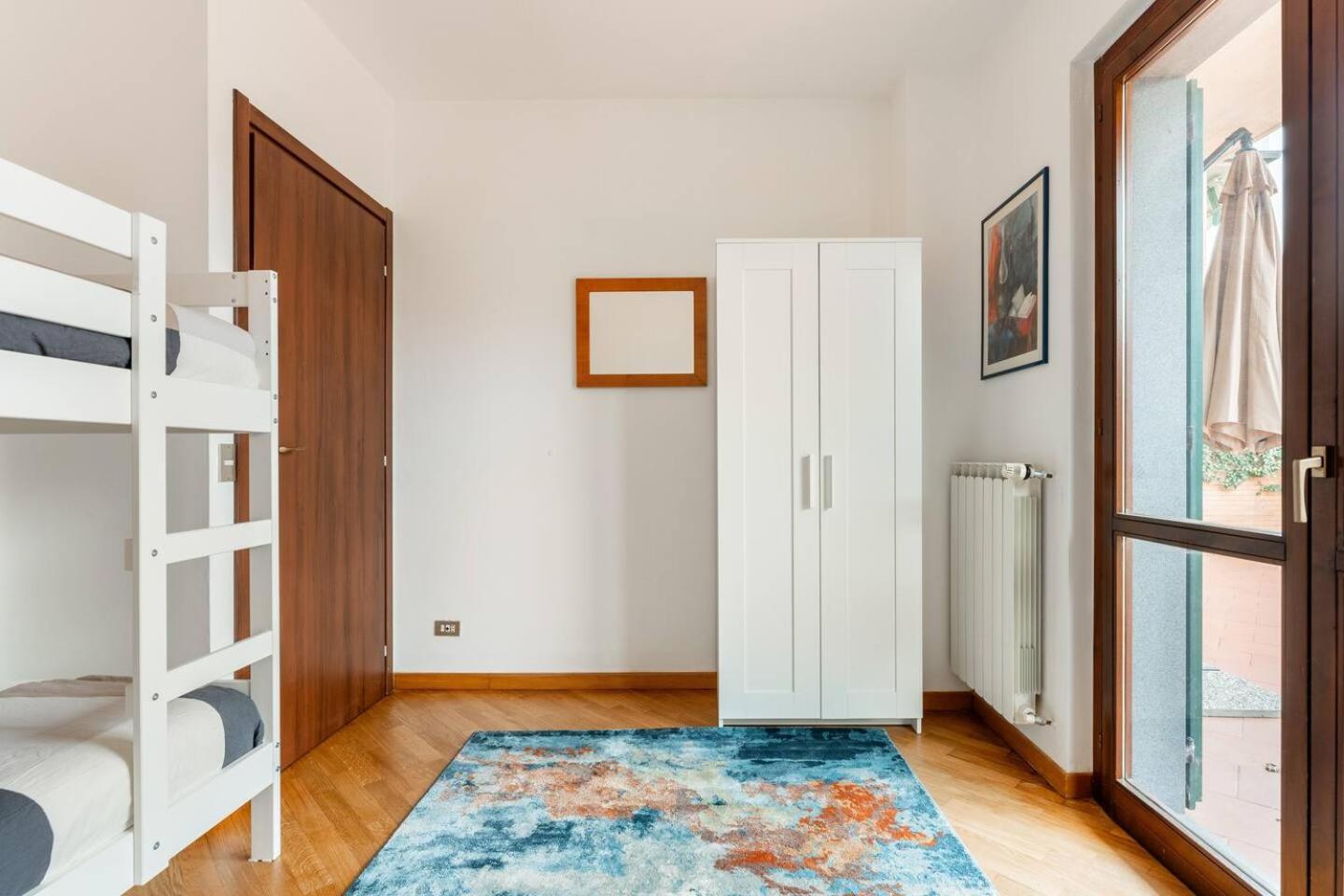 Nave Home Vacation - Entire Apartament Флоренция Екстериор снимка